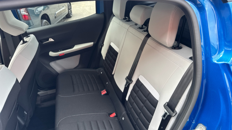 Citroen C3 Aircross 1.2 Hybrid [145] Max 5dr e-DCS6 Petrol Hatchback